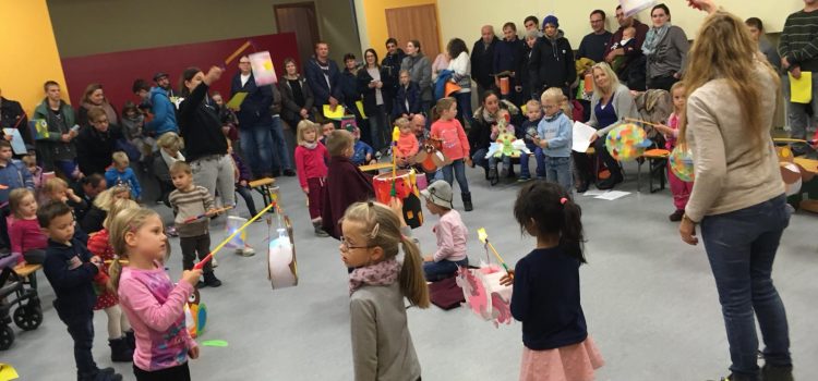 Martinsumzug des Kindergarten St. Jakobus Kirchschönbach